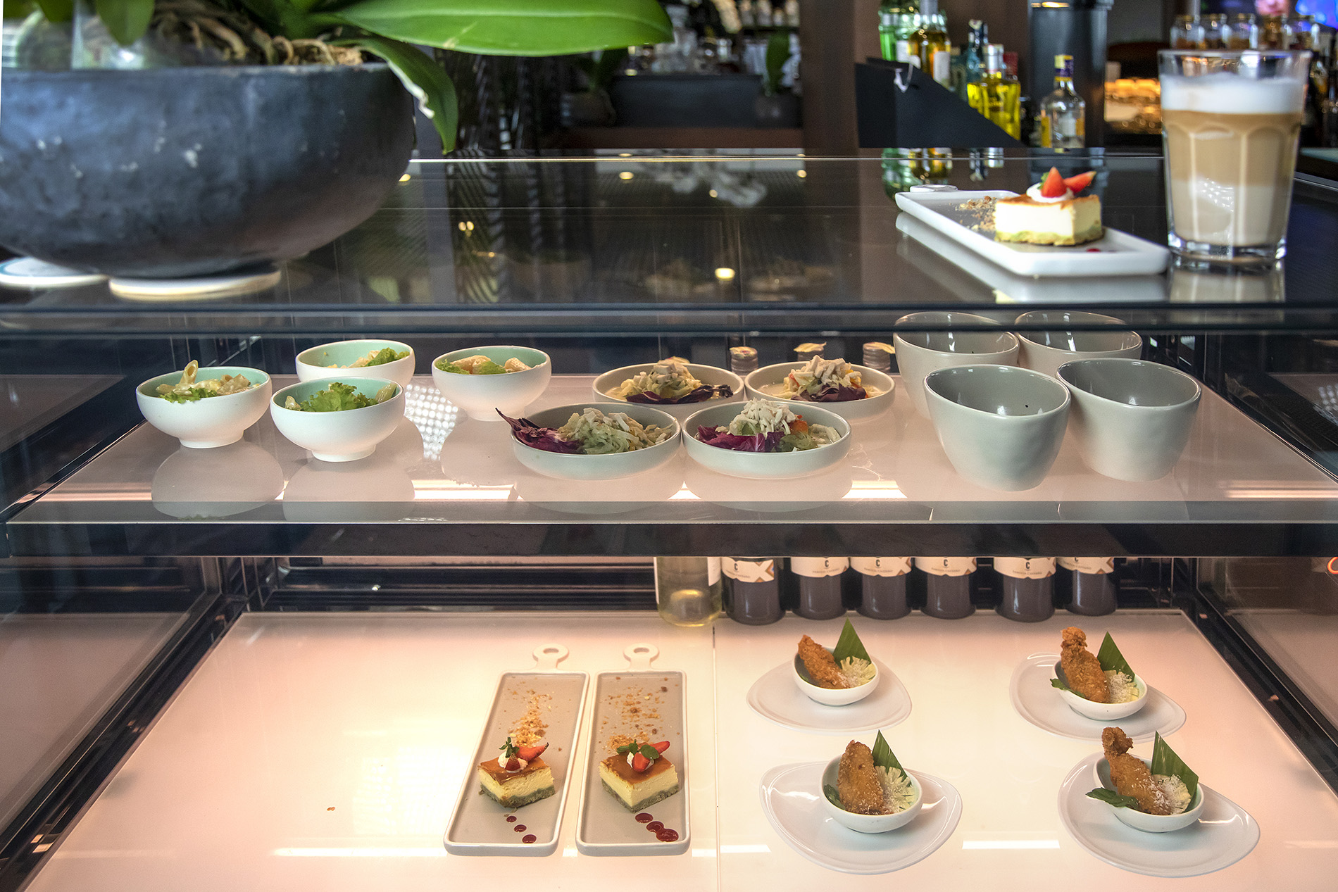 Emerald Waterways - Emerald Harmony - Horizon Bar and Lounge _14_.jpg